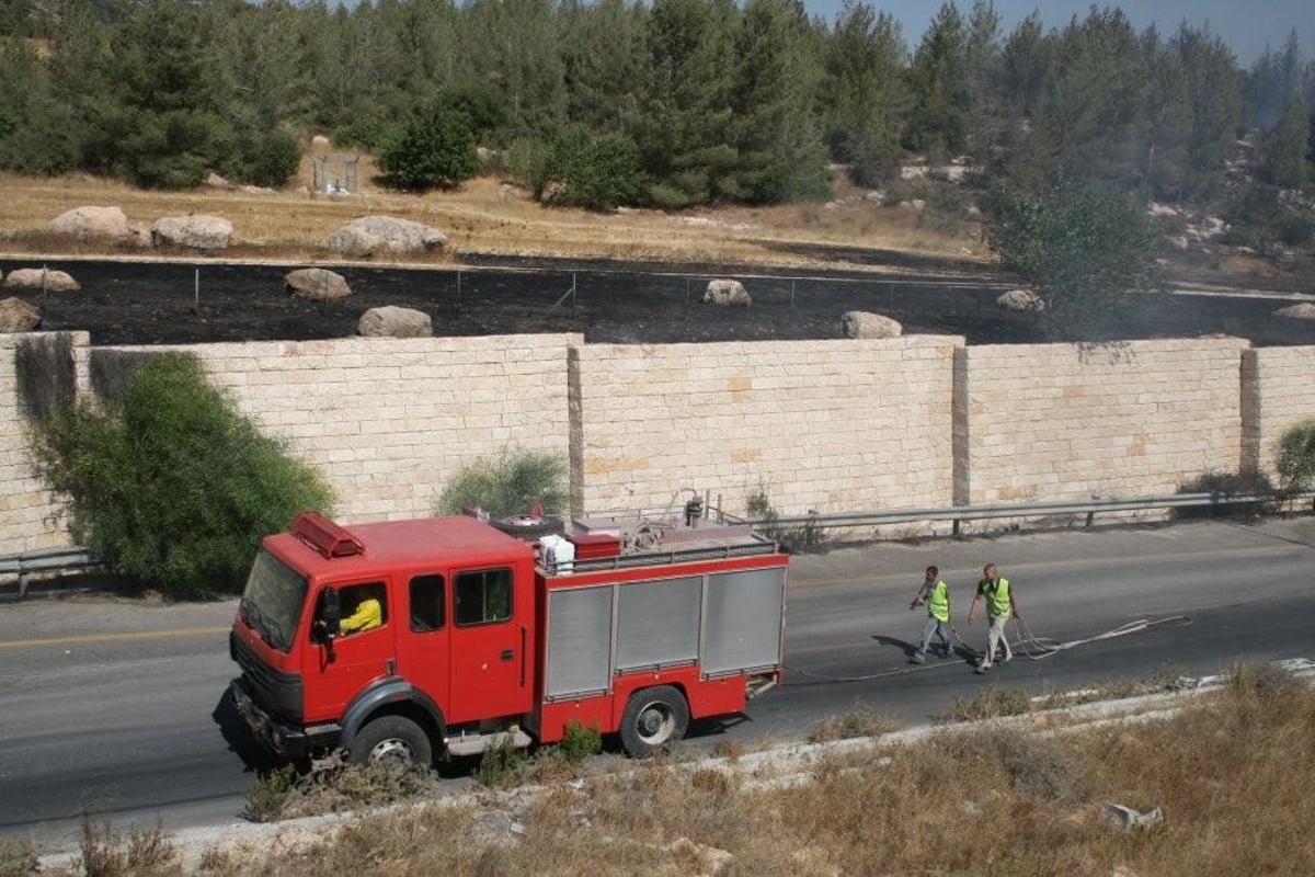 תיעוד לוהט: אוטובוס בוער בבית-שמש