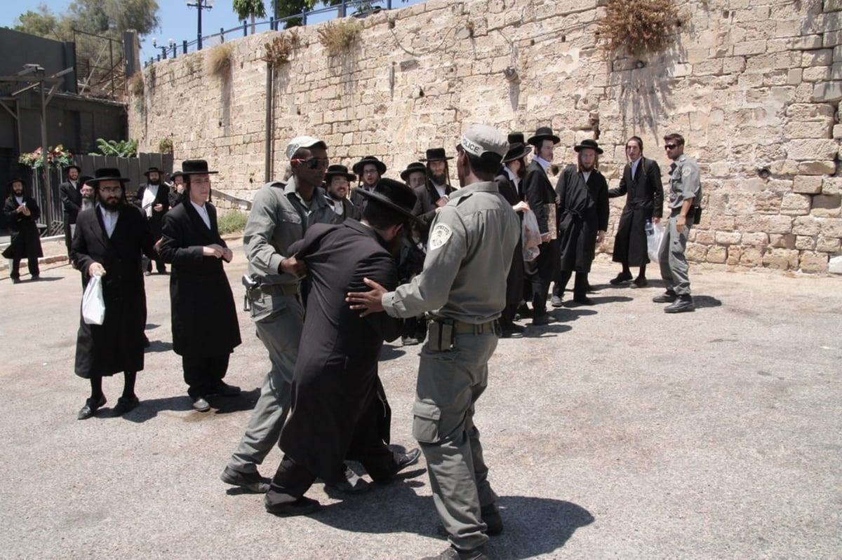 חמישי ביפו: עשרות מפגינים, 3 עצורים - צפו בתיעוד מיוחד