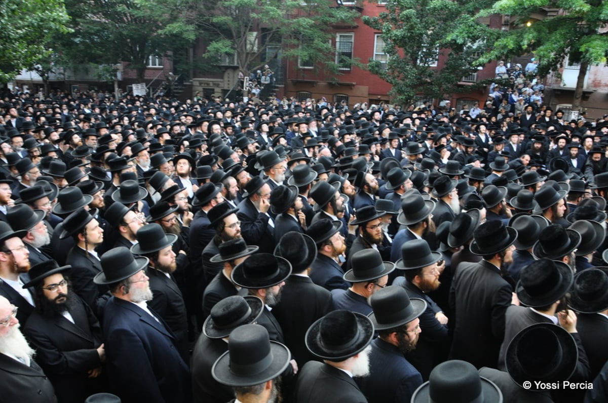 גלריית ענק: דרכה האחרונה של הרבנית מסאטמר ע"ה