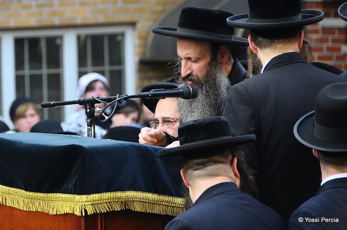 גלריית ענק: דרכה האחרונה של הרבנית מסאטמר ע"ה