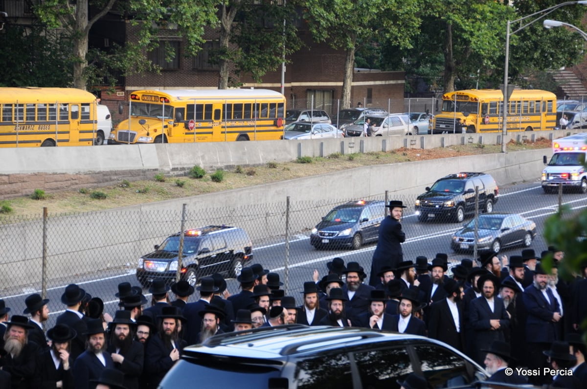 גלריית ענק: דרכה האחרונה של הרבנית מסאטמר ע"ה