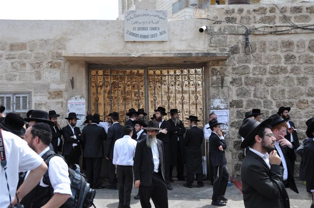 חיזוק מפתיע: הגר"ח הגיע למחות נגד החפירות ביפו