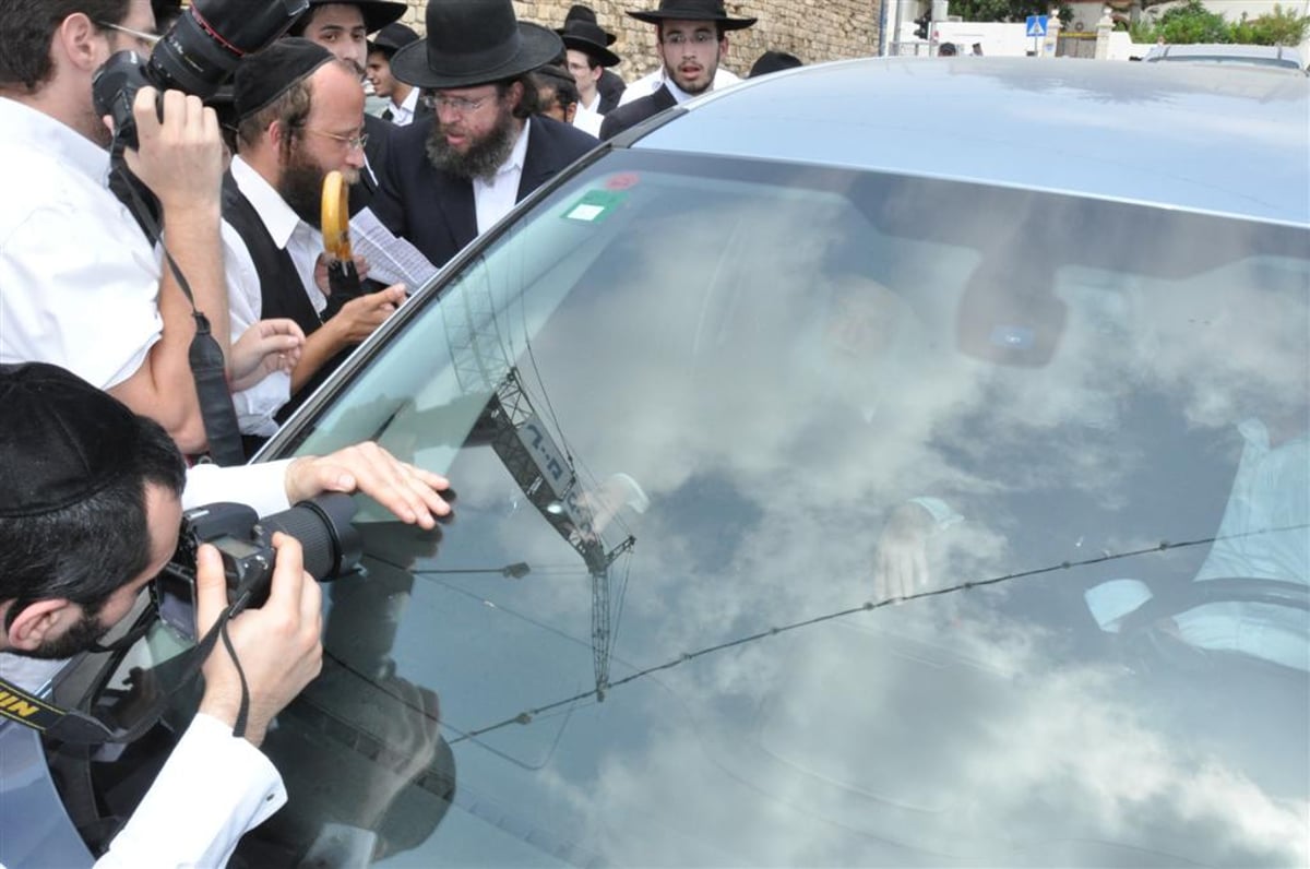 חיזוק מפתיע: הגר"ח הגיע למחות נגד החפירות ביפו