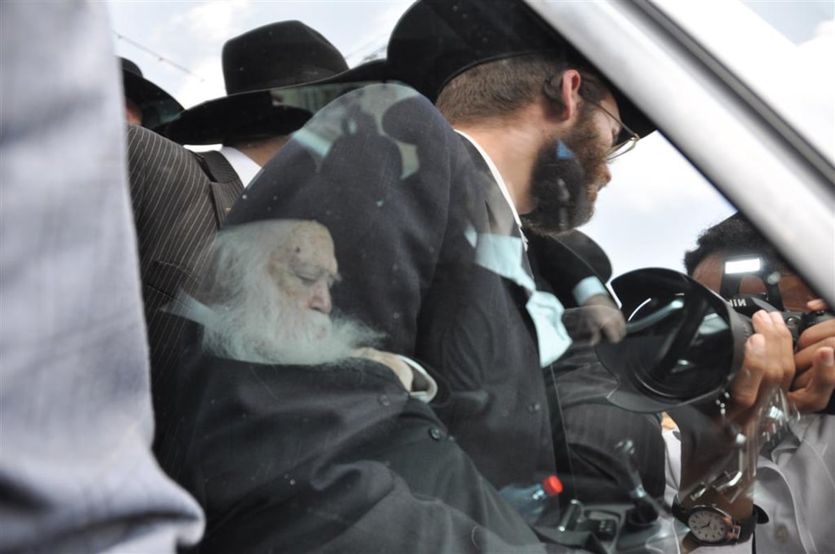 חיזוק מפתיע: הגר"ח הגיע למחות נגד החפירות ביפו