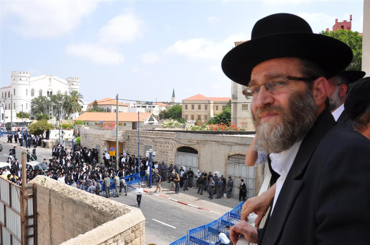 חיזוק מפתיע: הגר"ח הגיע למחות נגד החפירות ביפו