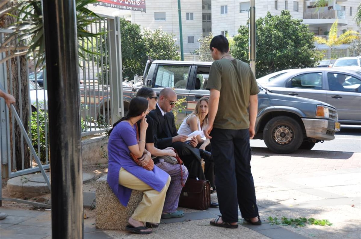 תיעוד: ארגון חרדי נגד הכת המסוכנת "הרי קרישנה"