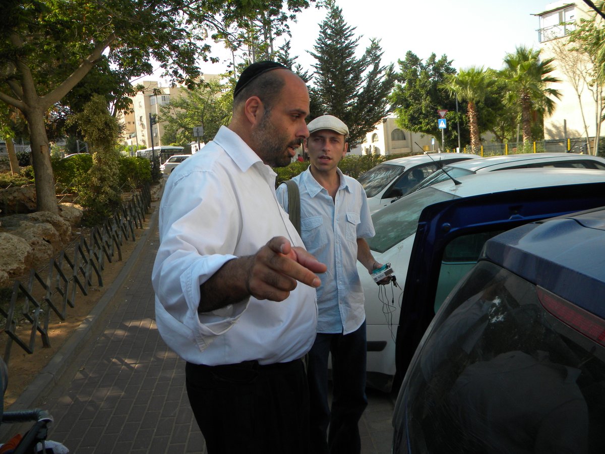 מודיעין-עלית: ספרדים בקראוונים, אשכנזים בפאר