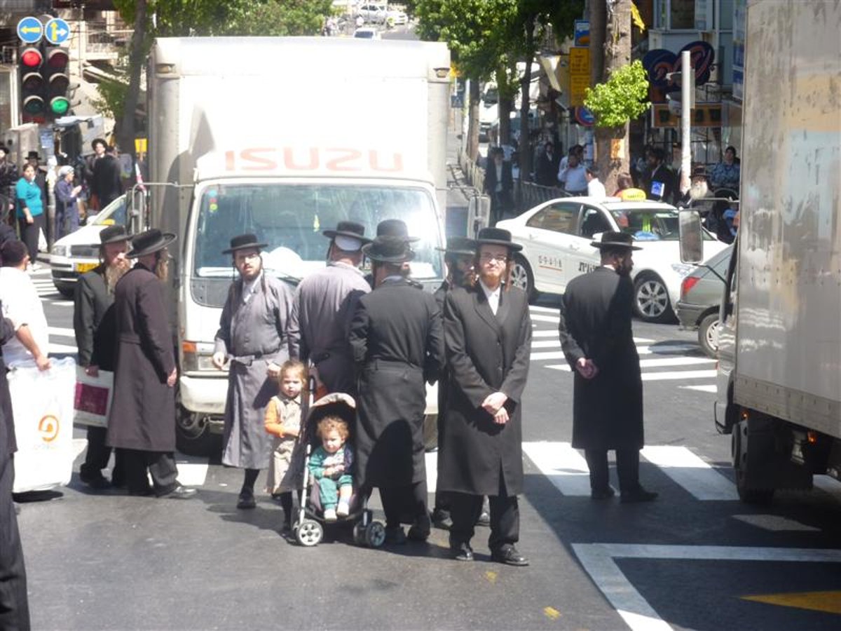 זעקות בכיכר: "רבותיי, נלך לחטוף מכות. זכות גדולה"