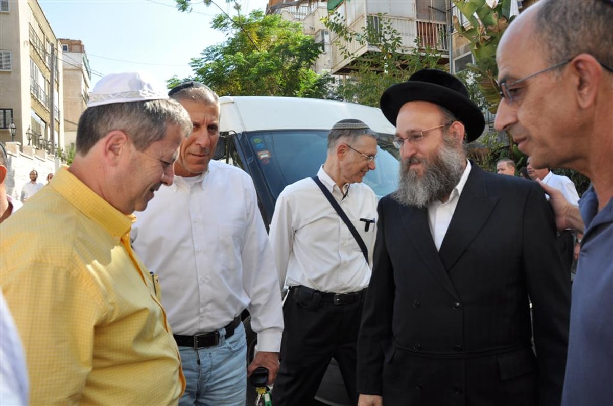 "שלא תהיה לכם עבודה", ברך הגר"ח כל רופא ורופא