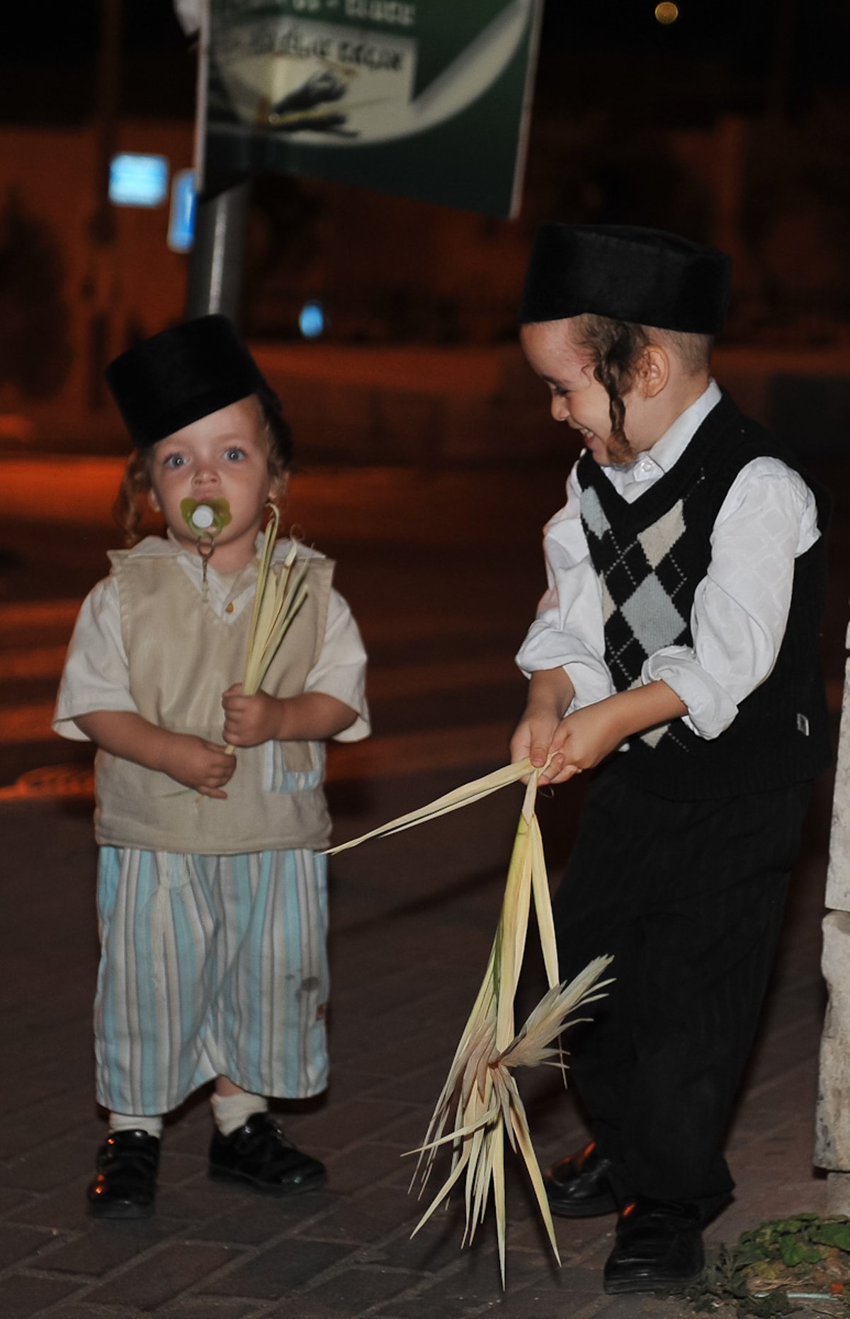 גלריית חג: הטיש המסורתי בבעלזא