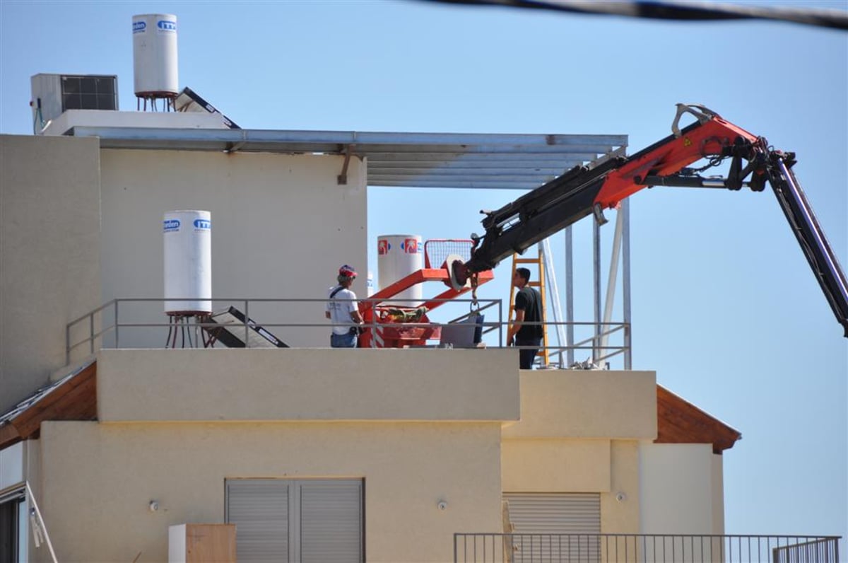 בני-ברק: זלזלו בצווים ואיבדו את הגג