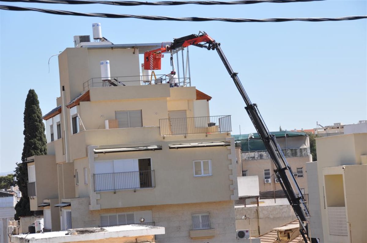 בני-ברק: זלזלו בצווים ואיבדו את הגג