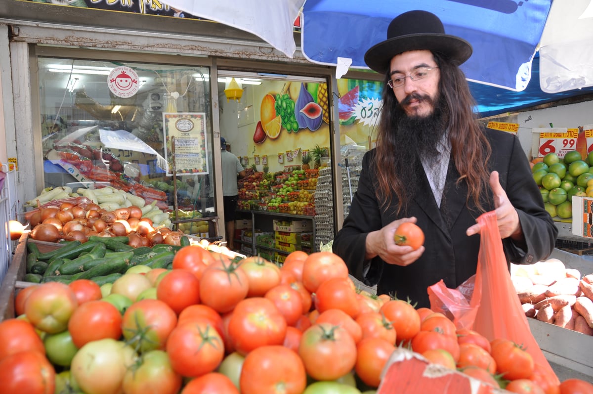 משבר? בבני-ברק חילקו 2 טון עגבניות