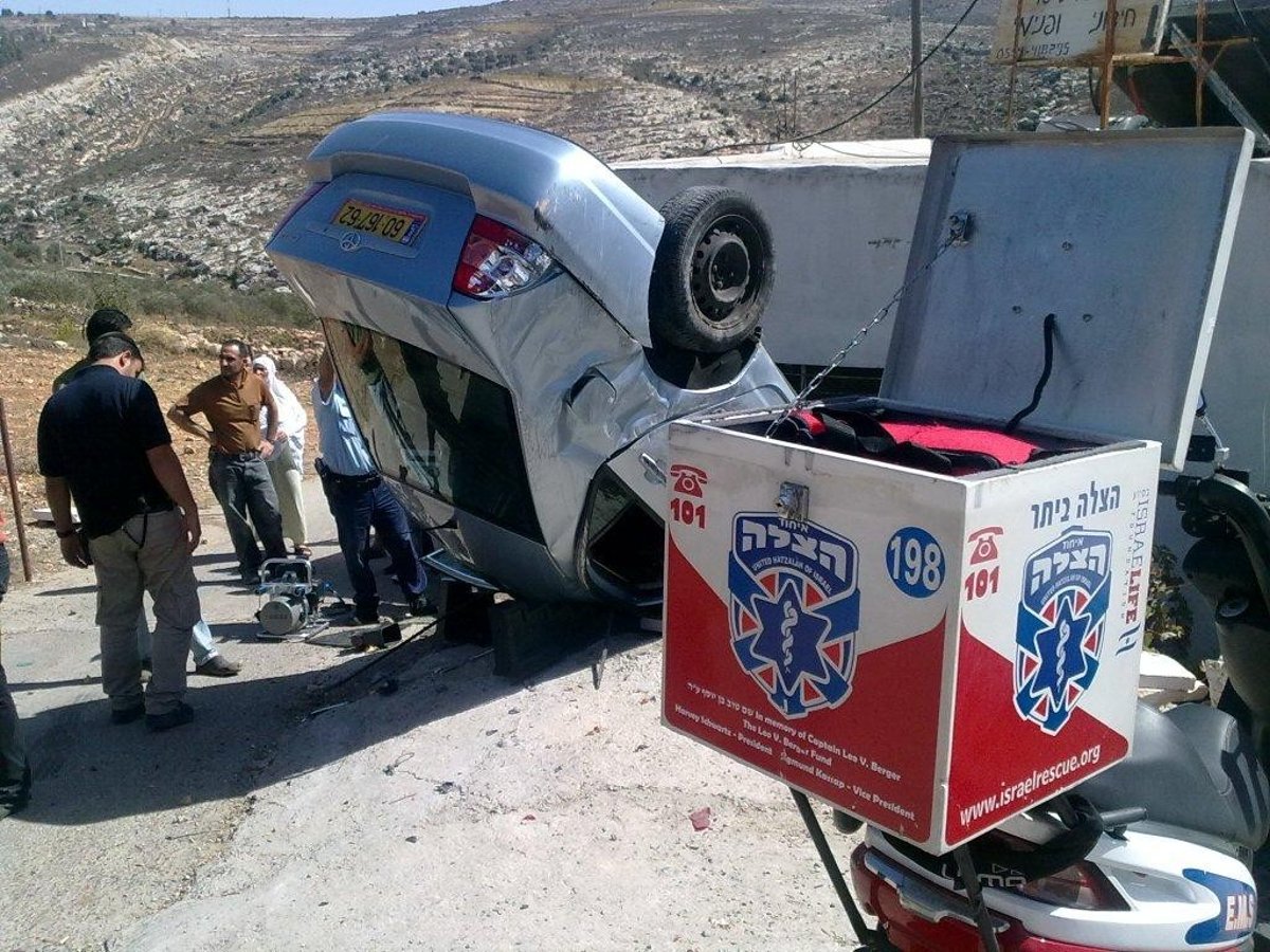 תמונות: אברך חרדי נפצע בינוני בתאונה סמוך לביתר-עלית