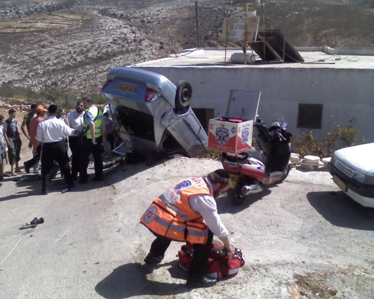 תמונות: אברך חרדי נפצע בינוני בתאונה סמוך לביתר-עלית