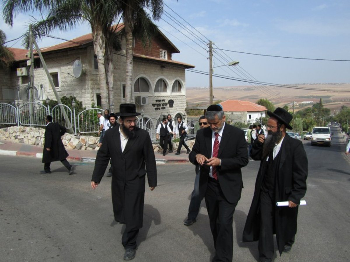 השר אלי ישי הופתע: אין גזענות ביבנאל