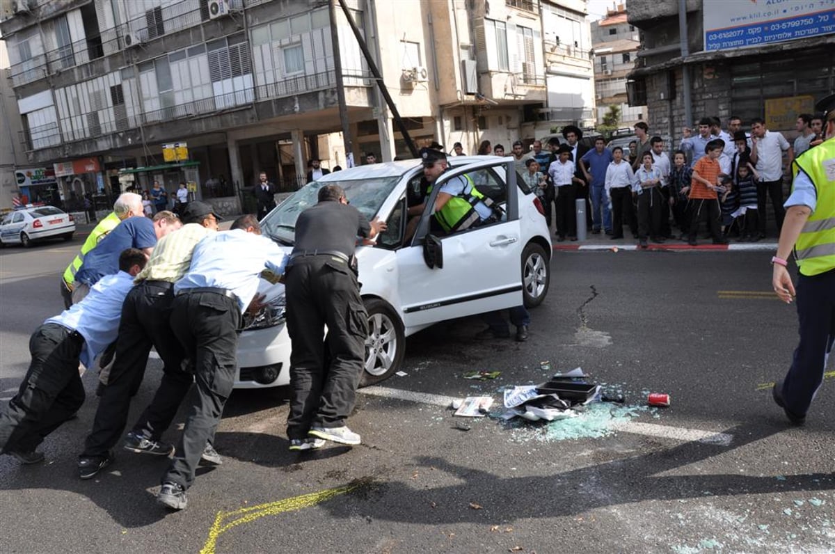 תיעוד: הרכב התהפך, הנהג יצא ללא פגע