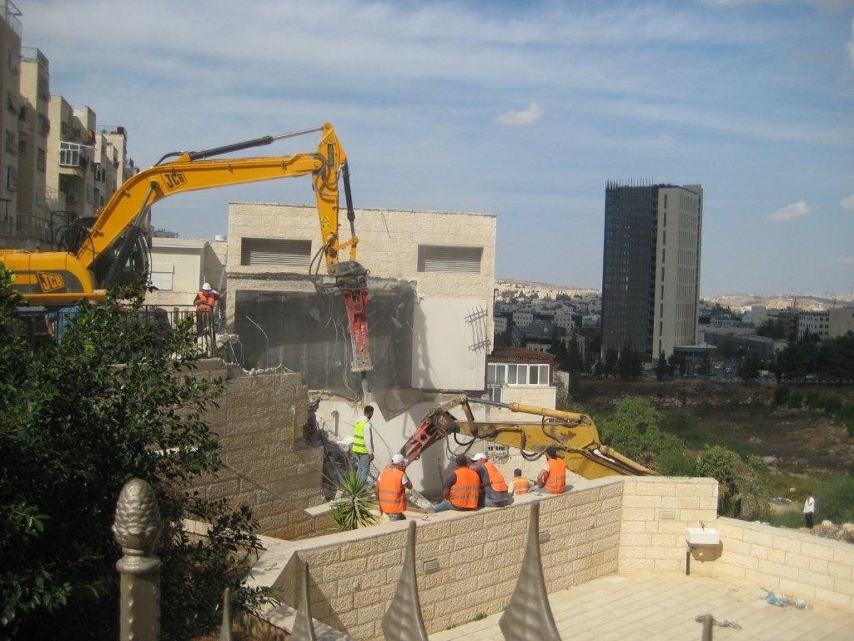 עיריית ירושלים הרסה 4 בתים של חרדים