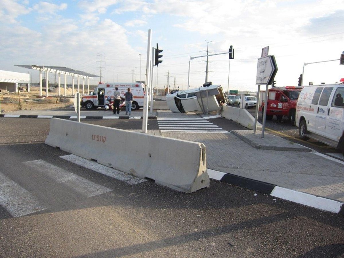 ילדים חרדים נפגעו קל בהתהפכות רכב