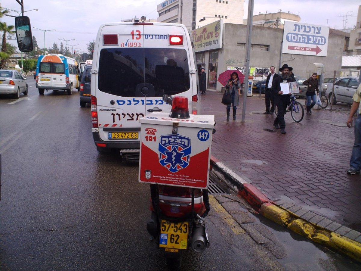 בני-ברק: שני קשישים נפגעו בתאונת אוטובוס