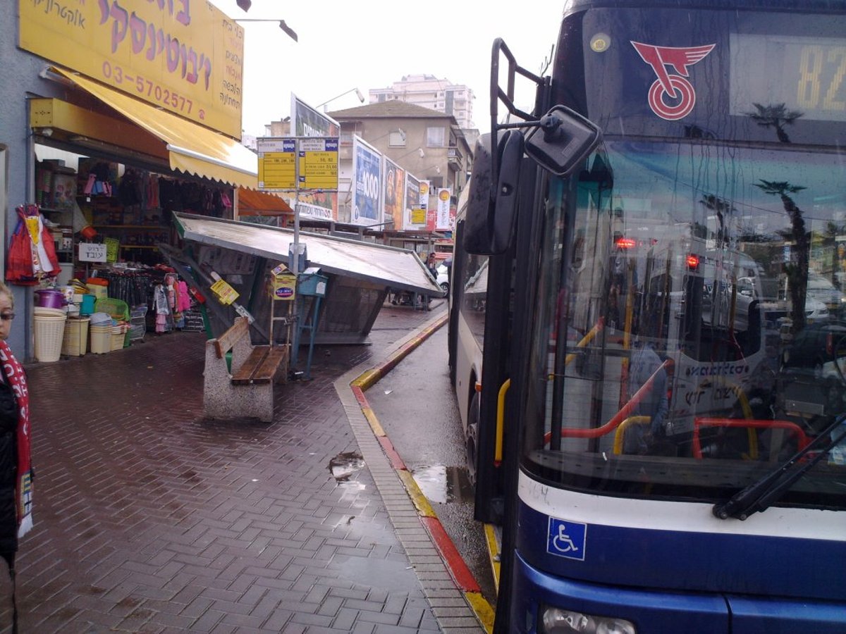 בני-ברק: שני קשישים נפגעו בתאונת אוטובוס