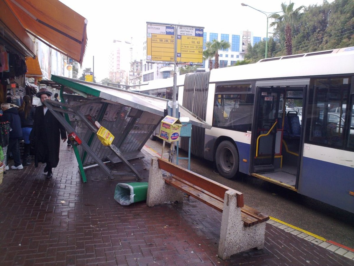 בני-ברק: שני קשישים נפגעו בתאונת אוטובוס