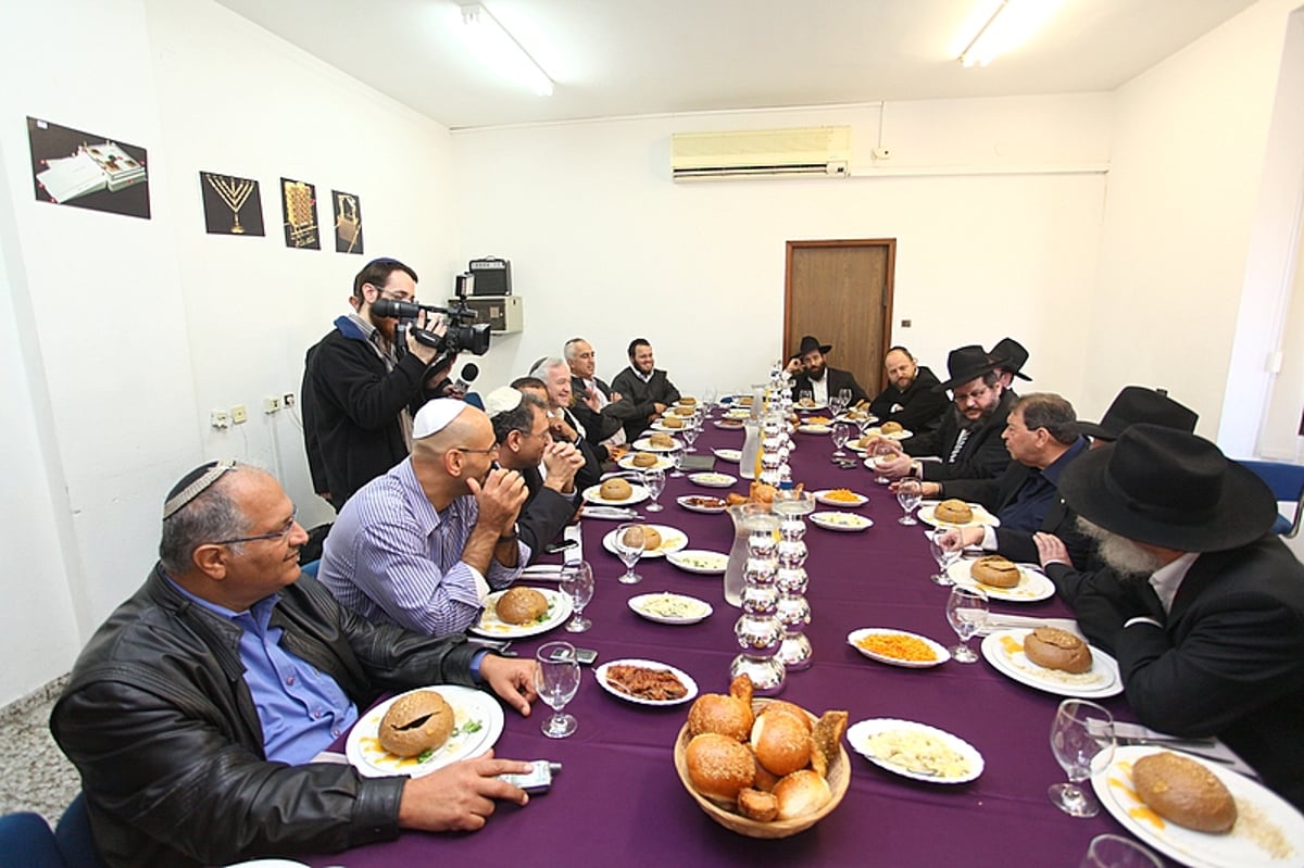 פואד: "בבני-ברק אני בוכה, בכפר-חב"ד אני מתמלא עונג"