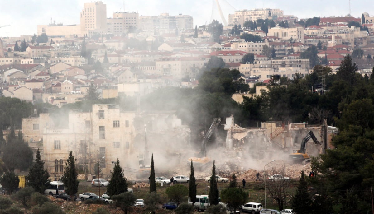 כיכר היום: מתפללים למזרח