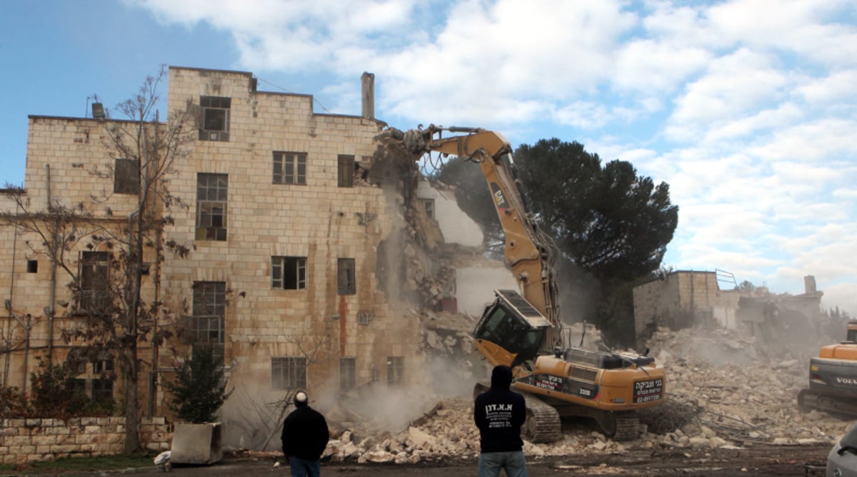 כיכר היום: מתפללים למזרח