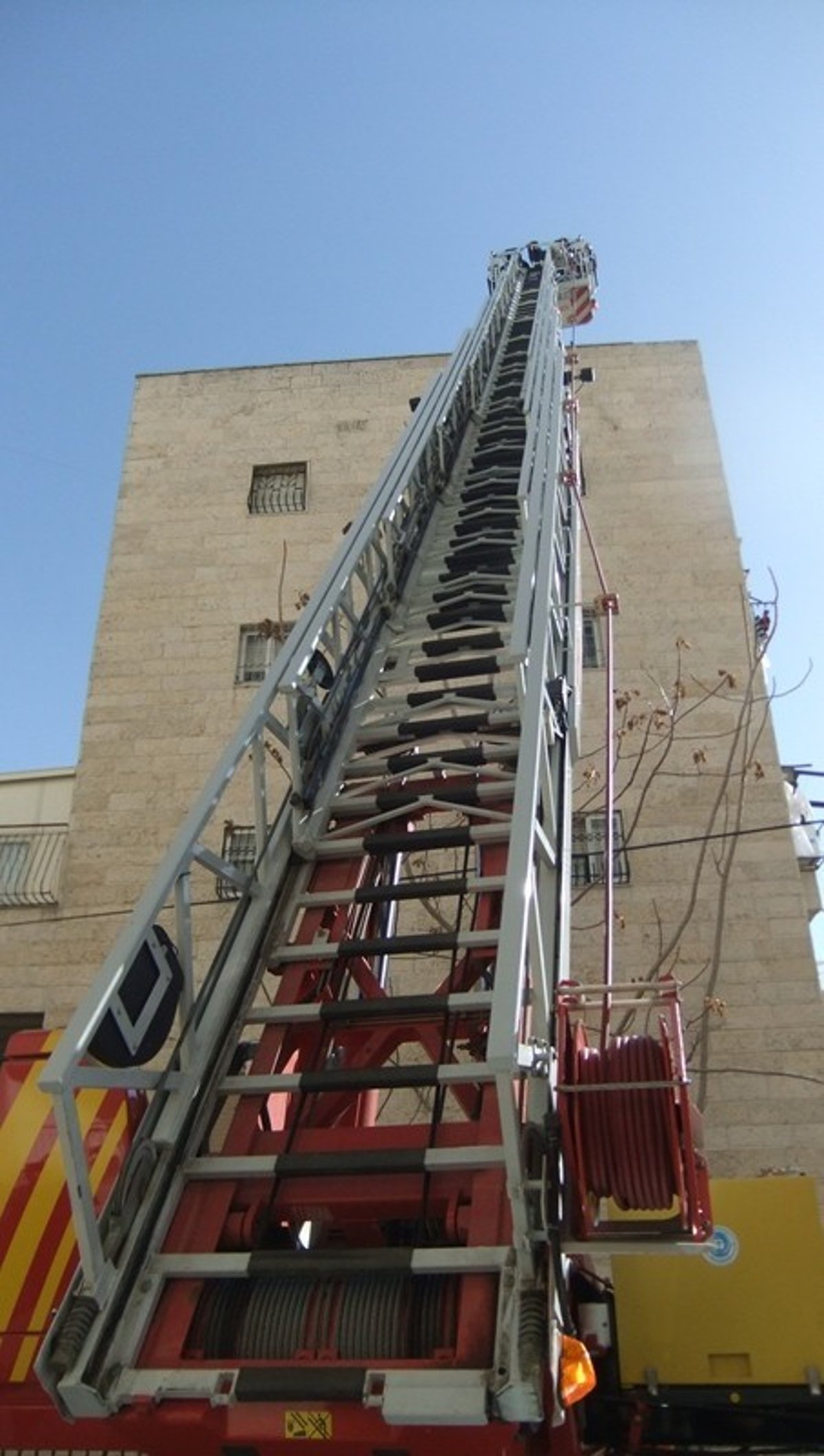 מכבי האש, וסולם הגבהים במאה שערים • צפו בגלריה