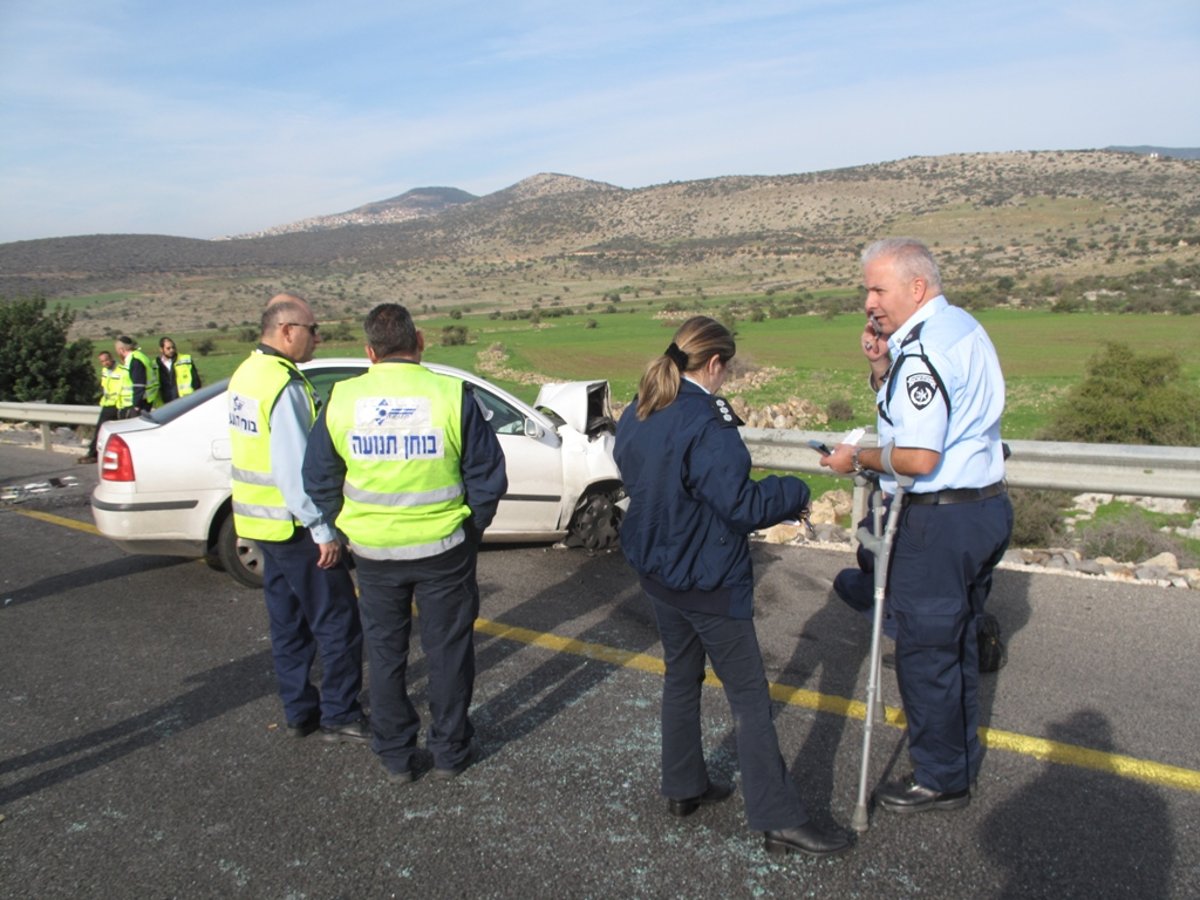 תמונות אסון: הרוג בתאונה בצפון, קצין משטרה נפצע