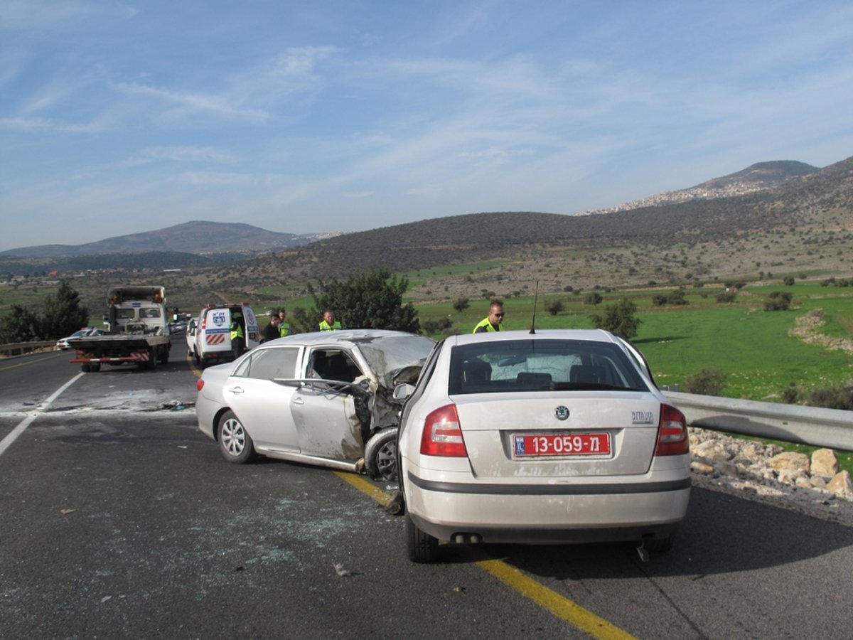 תמונות אסון: הרוג בתאונה בצפון, קצין משטרה נפצע