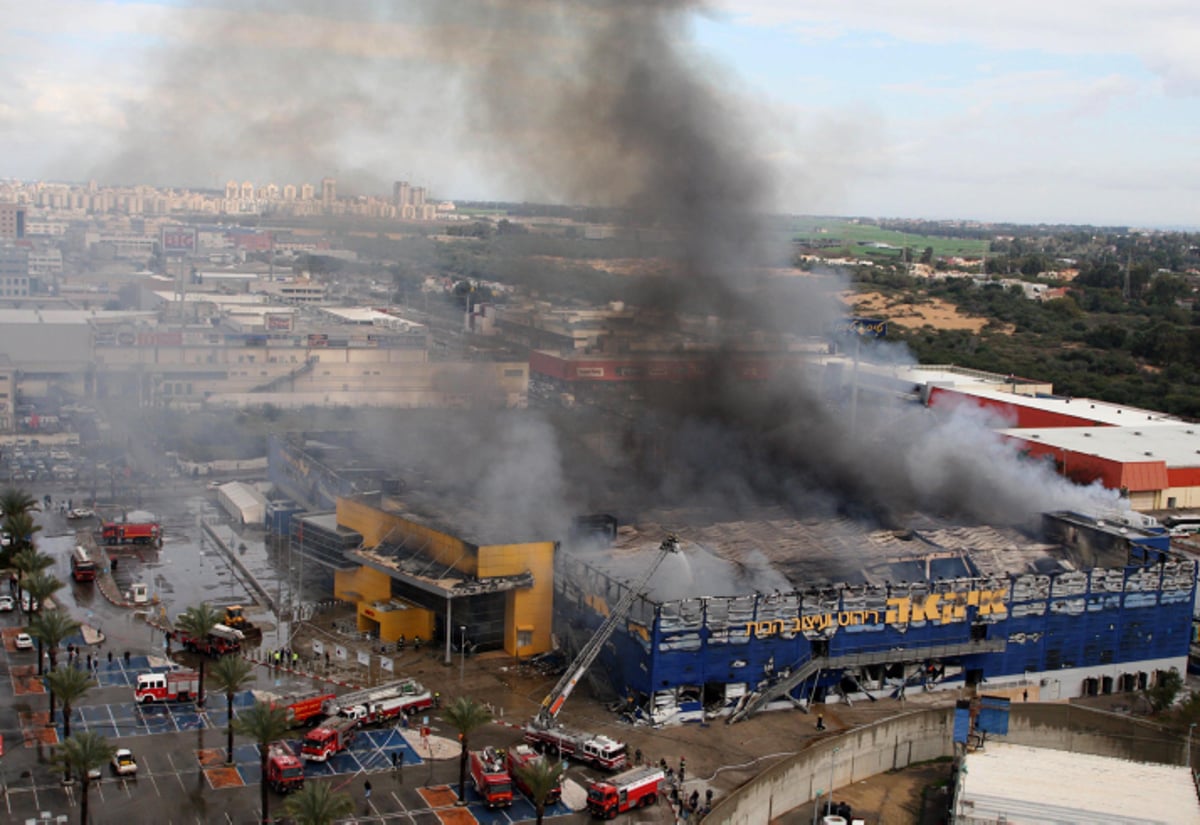 אש באיקאה נתניה: החנות נשרפה כליל