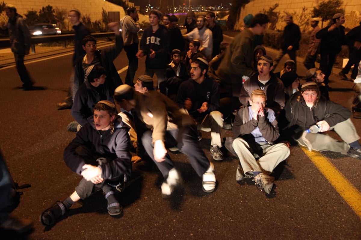 "תג מחיר" בעקבות ההריסה: מתנחלים חסמו כבישים בי-ם