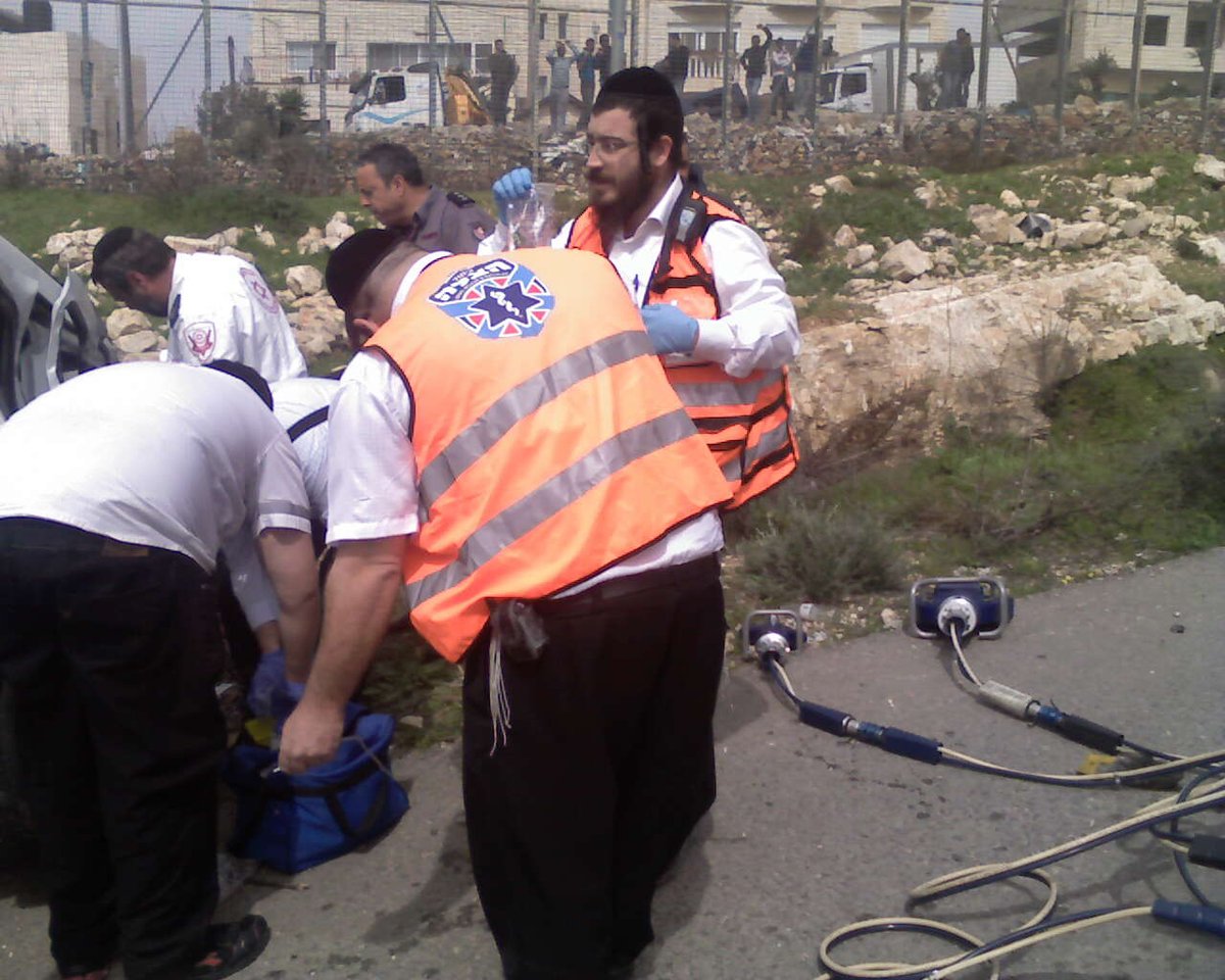 חרדים נפצעו בתאונה: "זה פיגוע טרור"