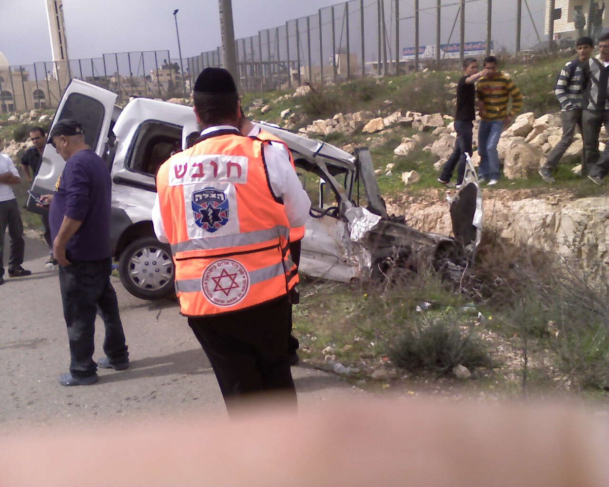 חרדים נפצעו בתאונה: "זה פיגוע טרור"