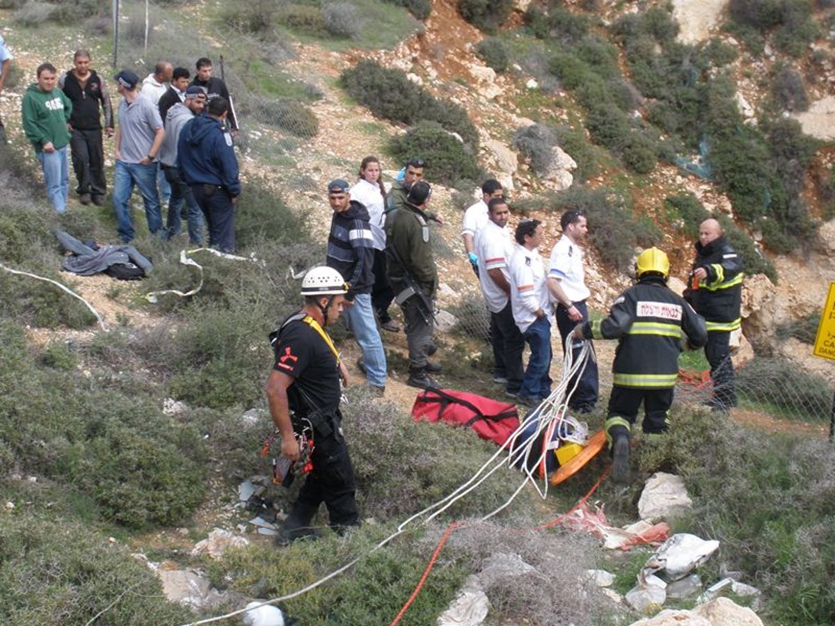 נער בן 15 נפל לבור בעומק 30 מטרים. צפו בתמנות החילוץ