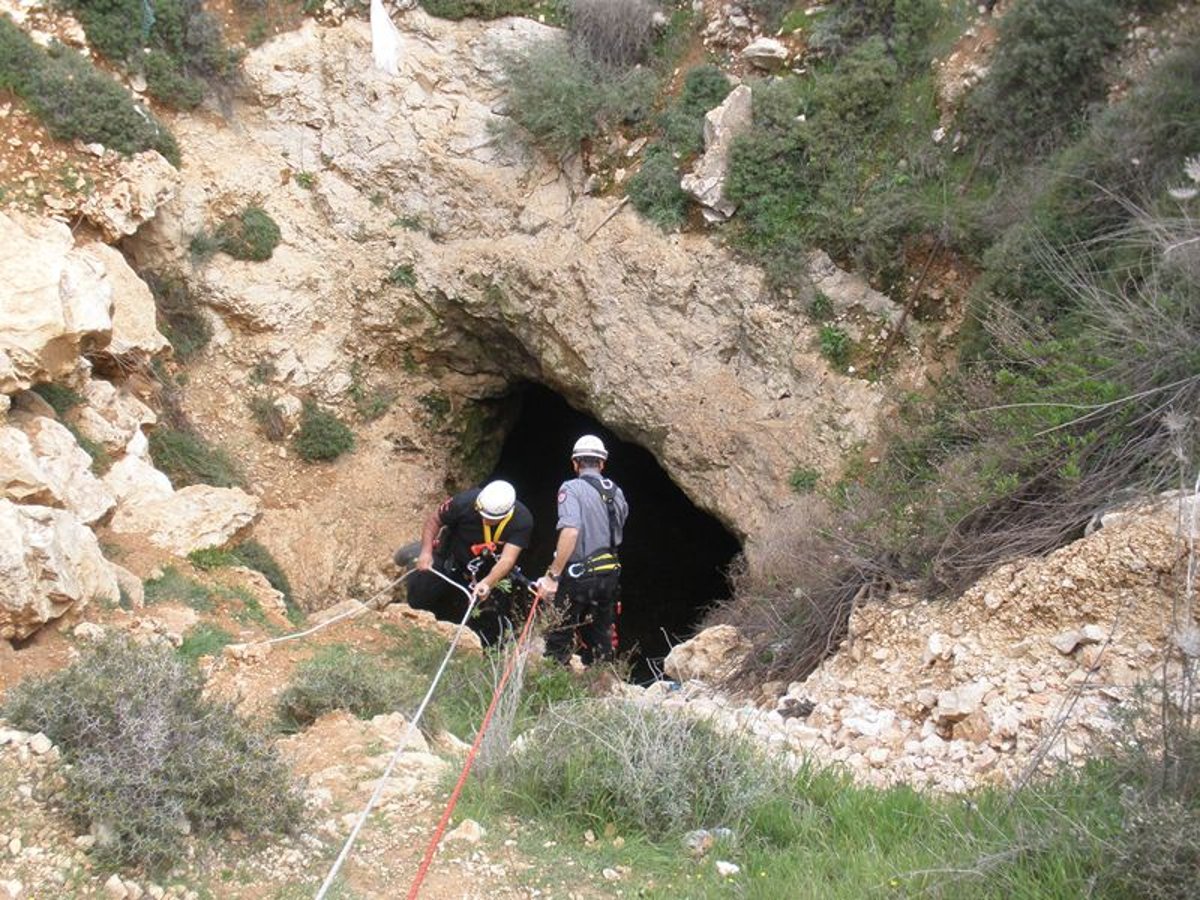 נער בן 15 נפל לבור בעומק 30 מטרים. צפו בתמנות החילוץ