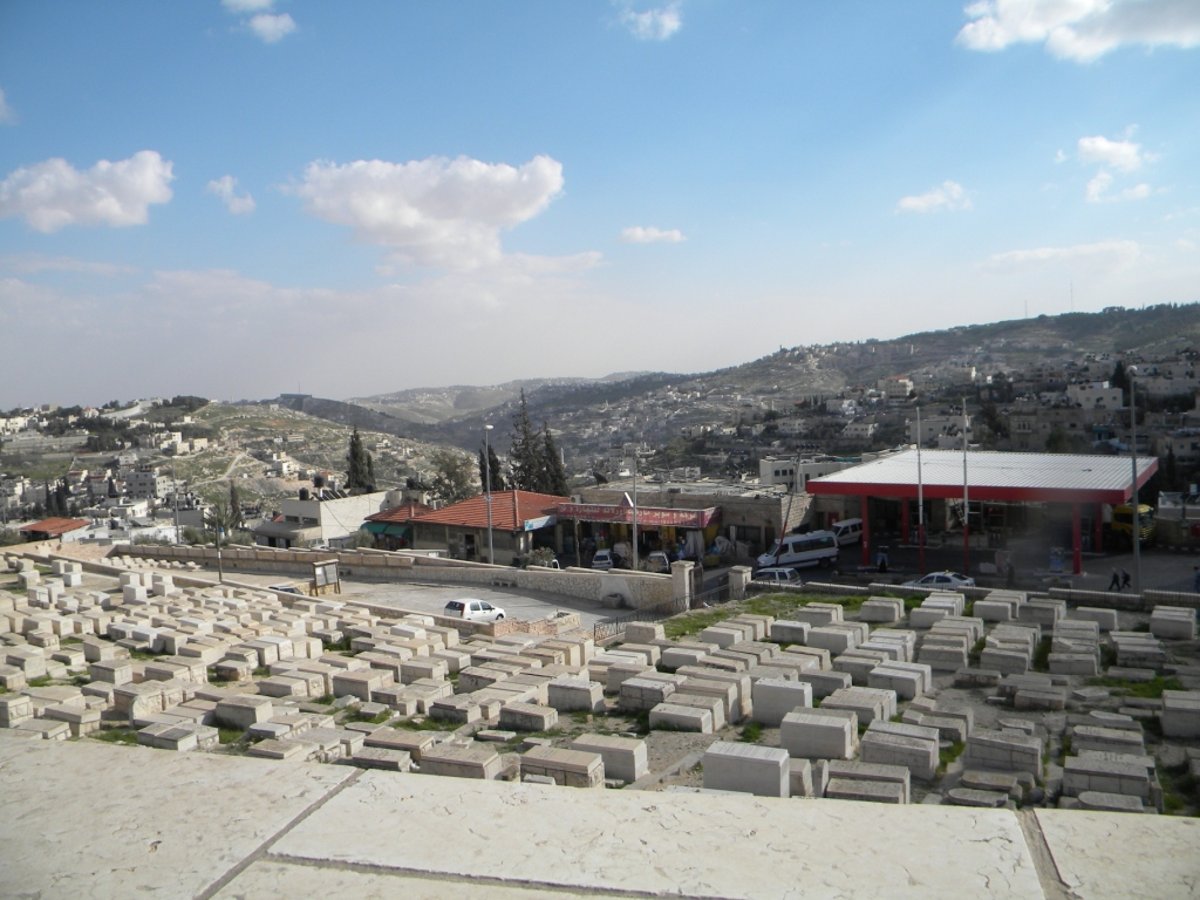 אלפי חסידי גור על ציון ה"בית ישראל"