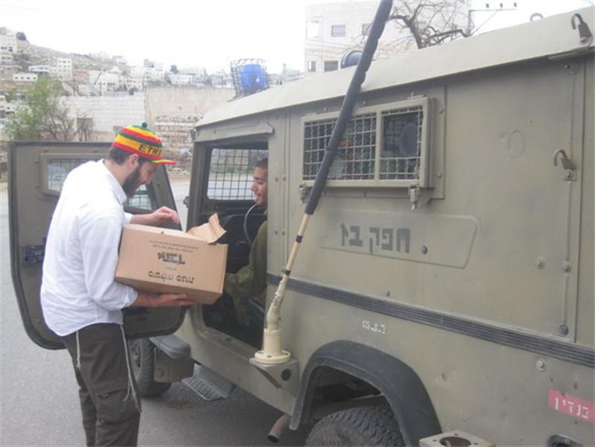 צעירי חב"ד יחלקו מאות-אלפי משלוחי מנות