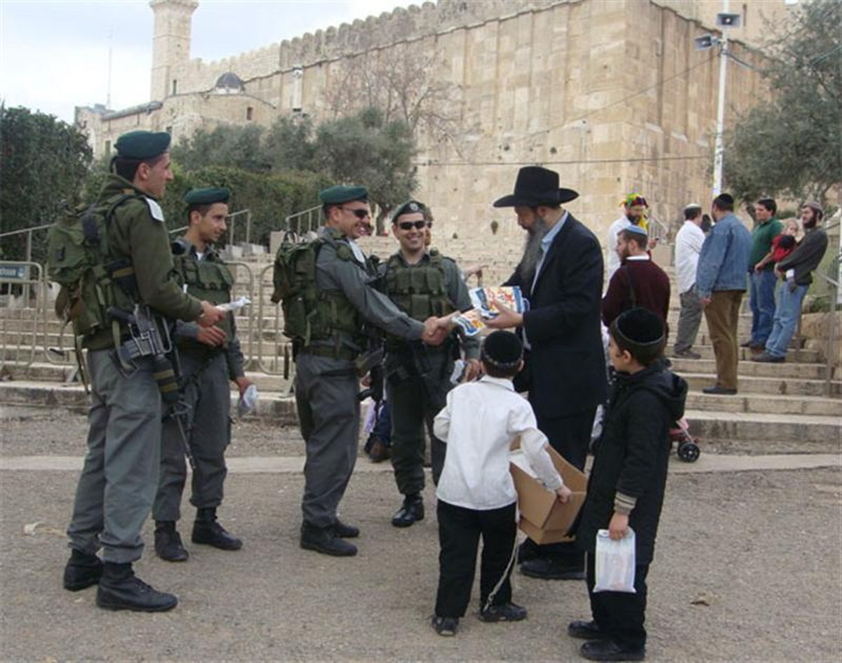 צעירי חב"ד יחלקו מאות-אלפי משלוחי מנות