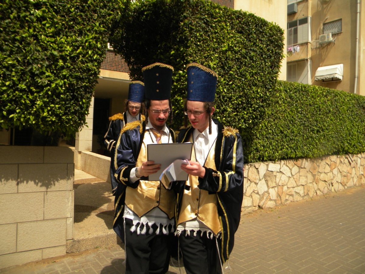 גלריית ענק: עד דלא ידע, גרסת בני-ברק