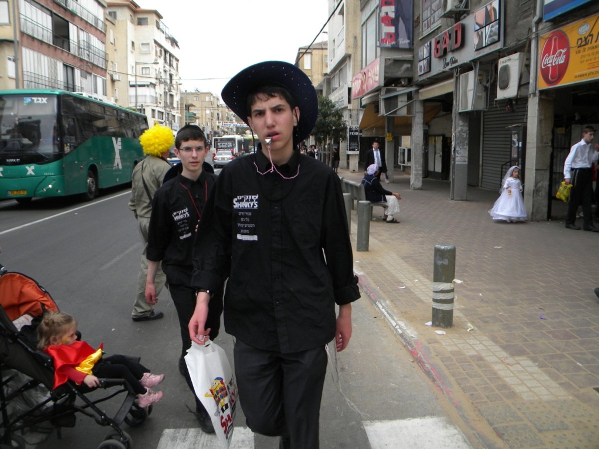 גלריית ענק: עד דלא ידע, גרסת בני-ברק