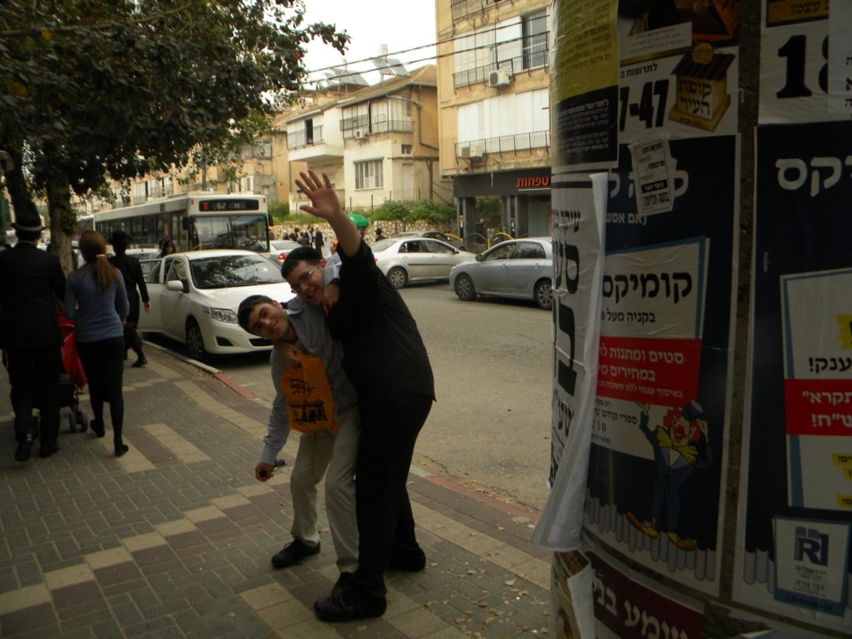 גלריית ענק: עד דלא ידע, גרסת בני-ברק