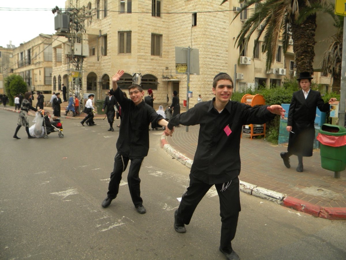 גלריית ענק: עד דלא ידע, גרסת בני-ברק