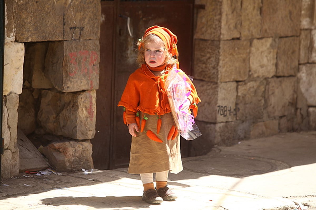 שמחה ללא הפסקה: ירושלים חוגגת פורים > תיעוד מרהיב