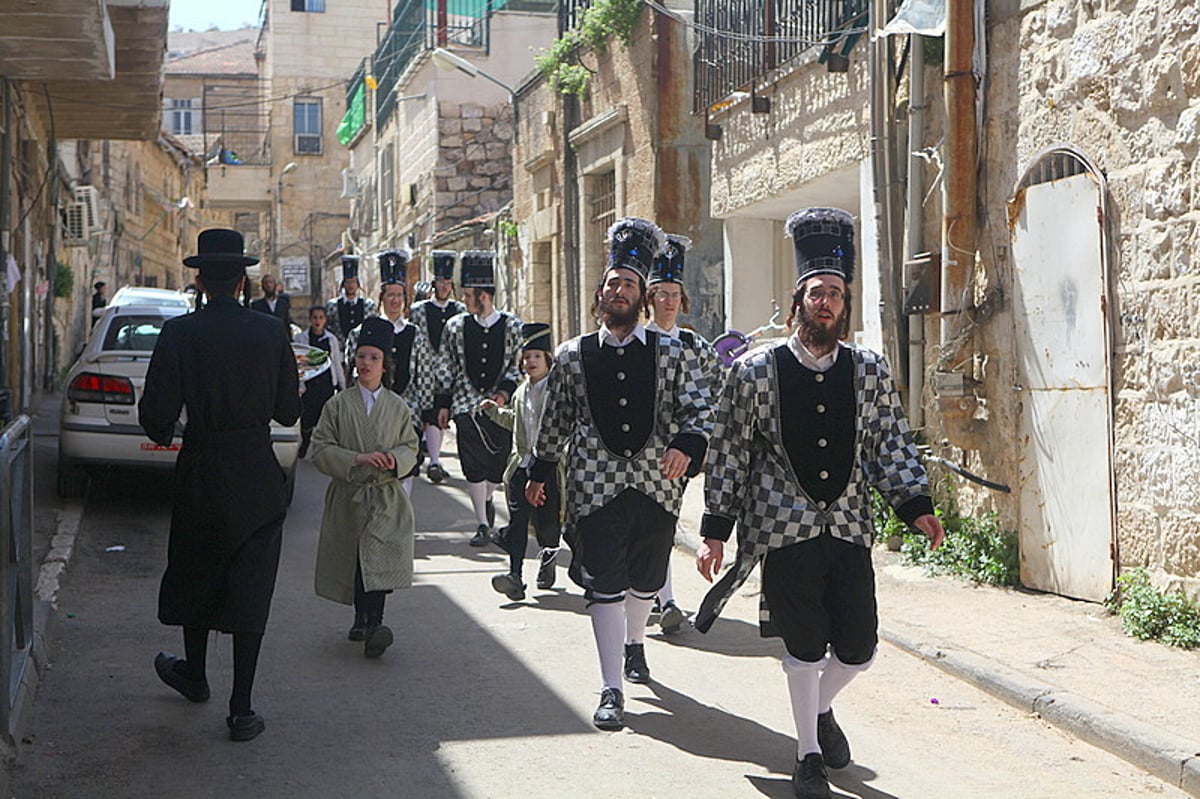 שמחה ללא הפסקה: ירושלים חוגגת פורים > תיעוד מרהיב