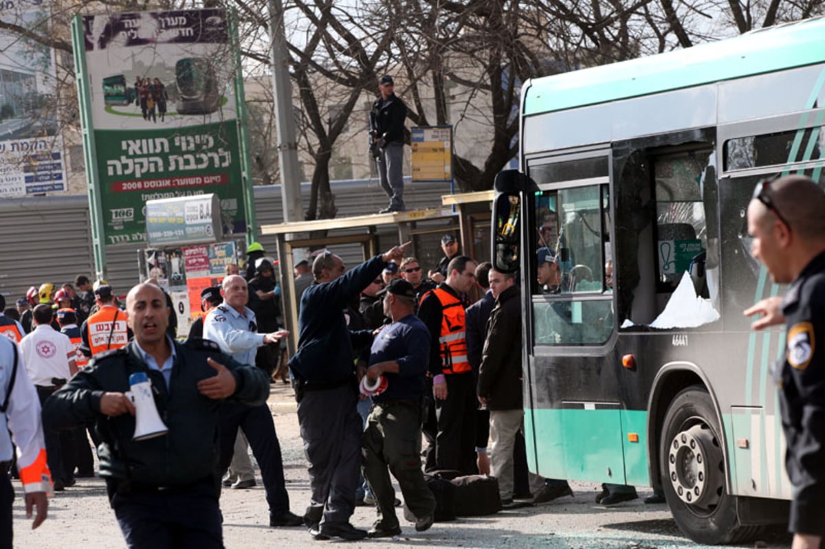 פיגוע סמוך לתחנה בירושלים; אישה נהרגה, עשרות נפגעים