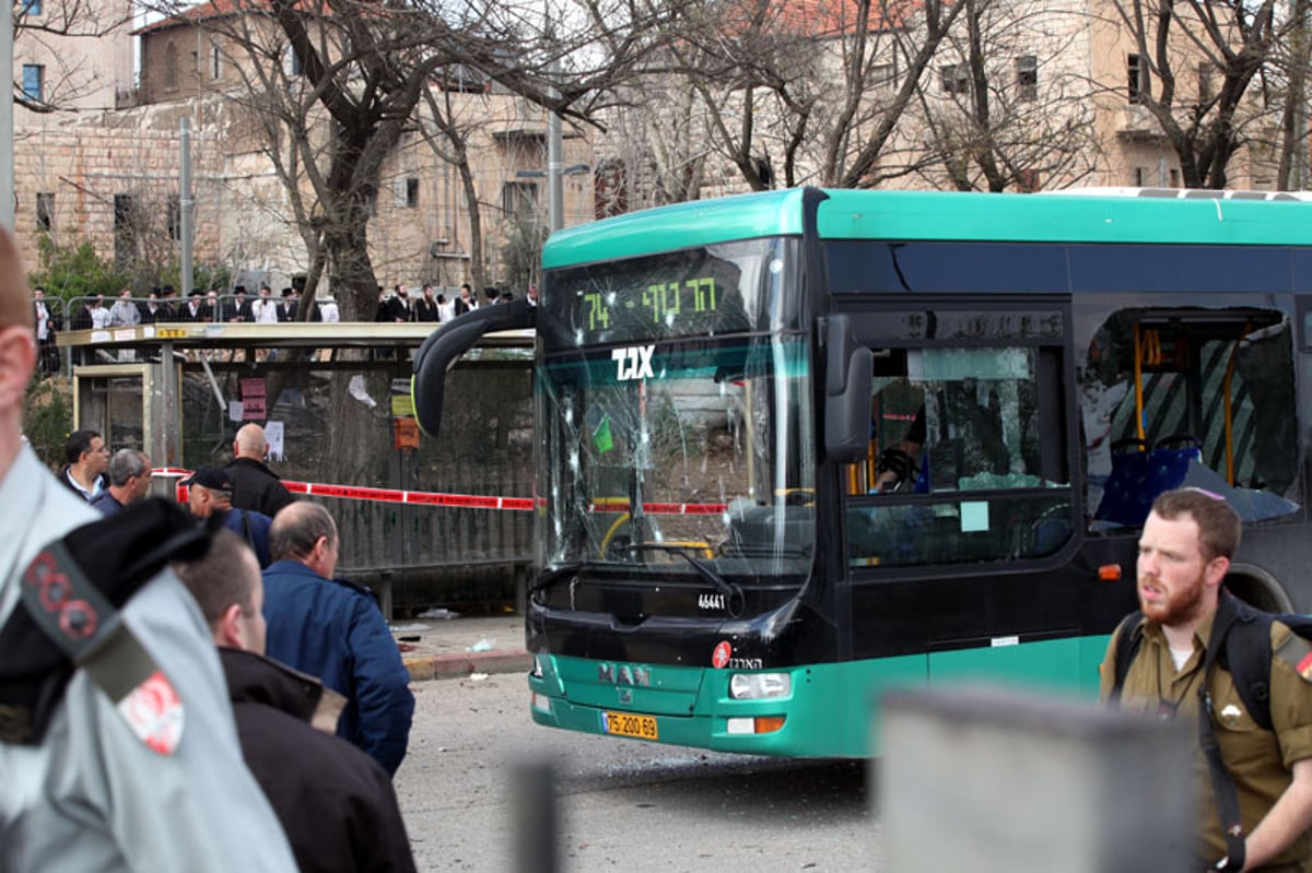 פיגוע סמוך לתחנה בירושלים; אישה נהרגה, עשרות נפגעים