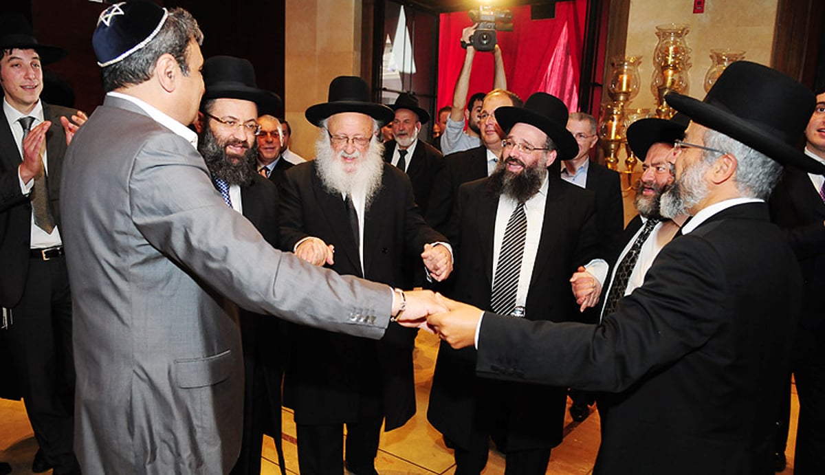 צפו: הנס של רבי יעקב גאגולה נחגג באירוע יוקרה